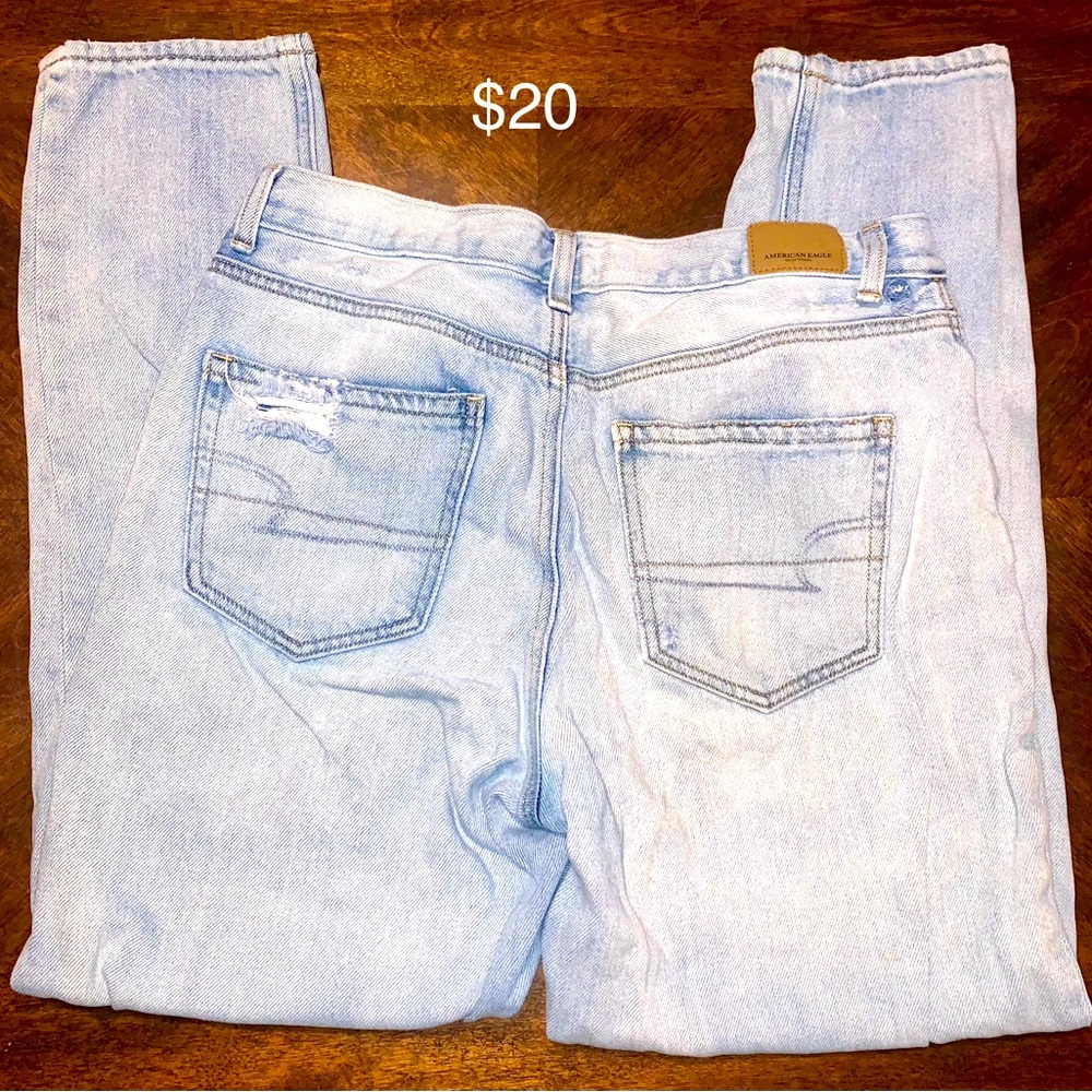 American Eagle Light Wash Skinny Jeans
